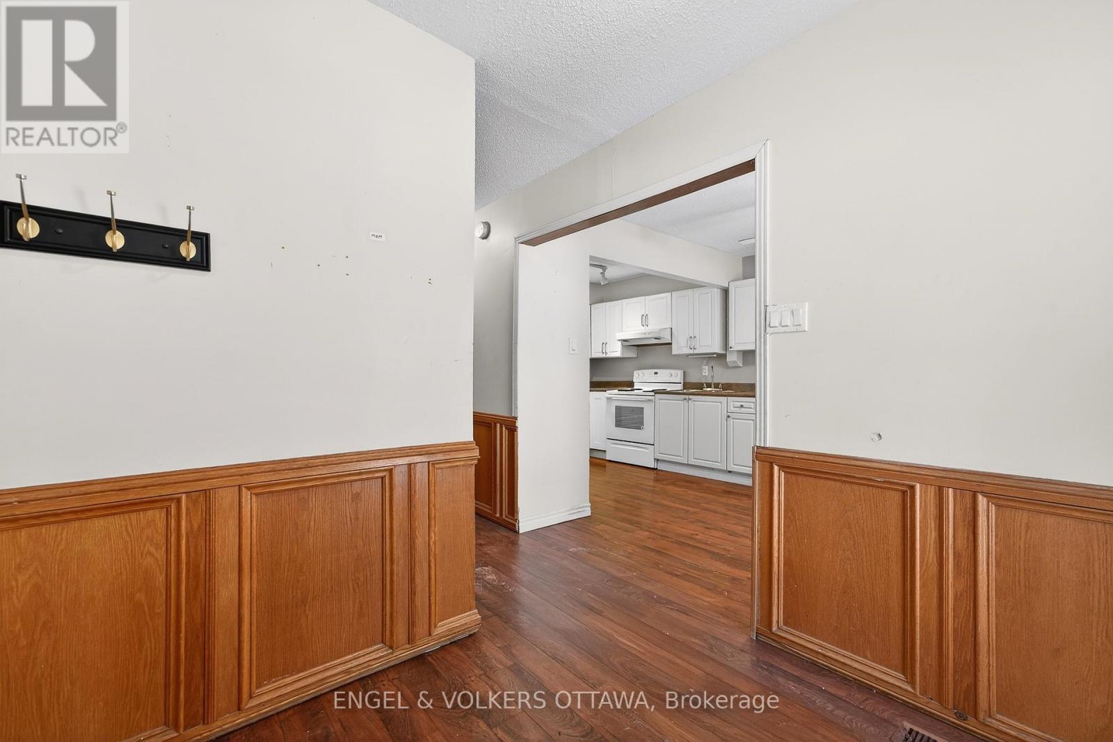 124 - 1449 RIDGEBROOK DRIVE