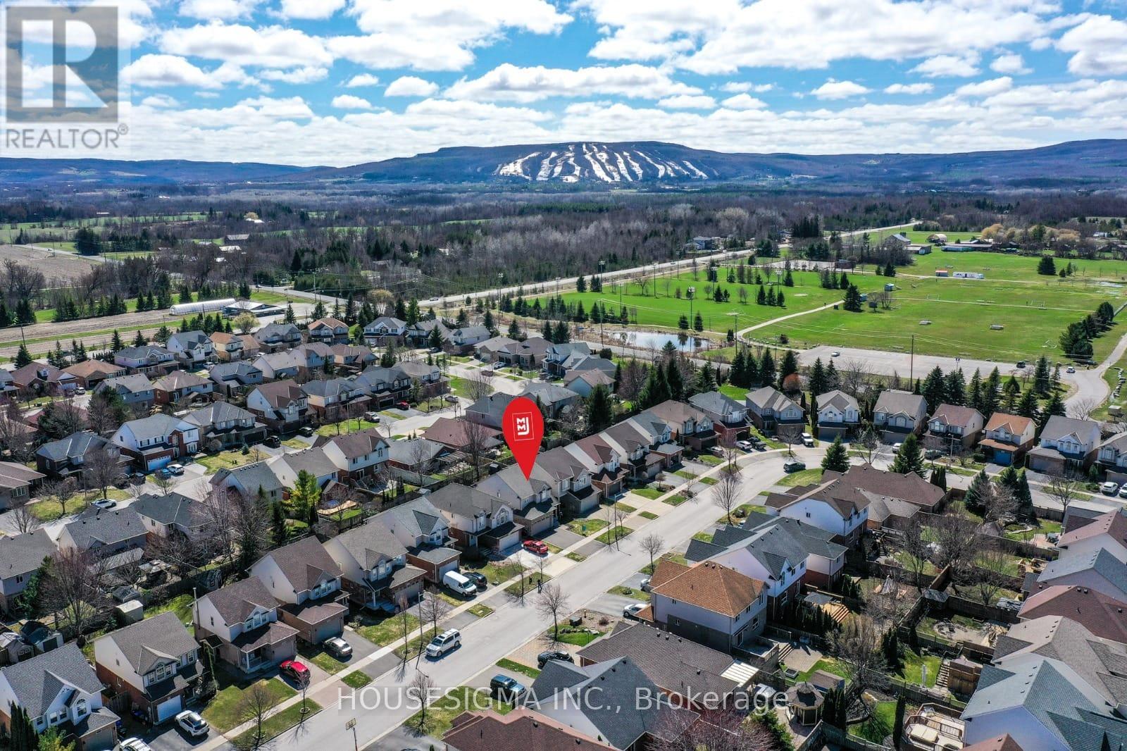 22 HIGHLANDS CRESCENT