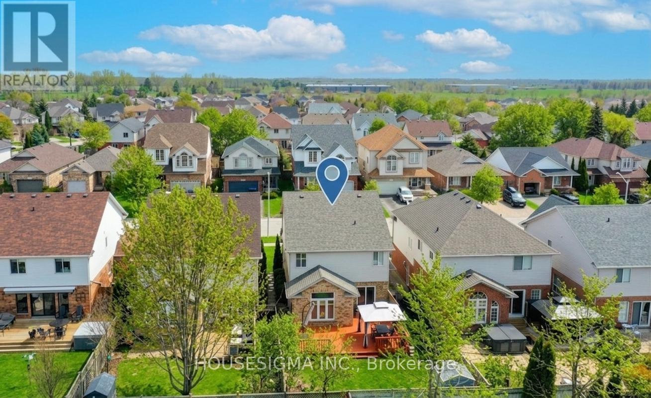 22 HIGHLANDS CRESCENT