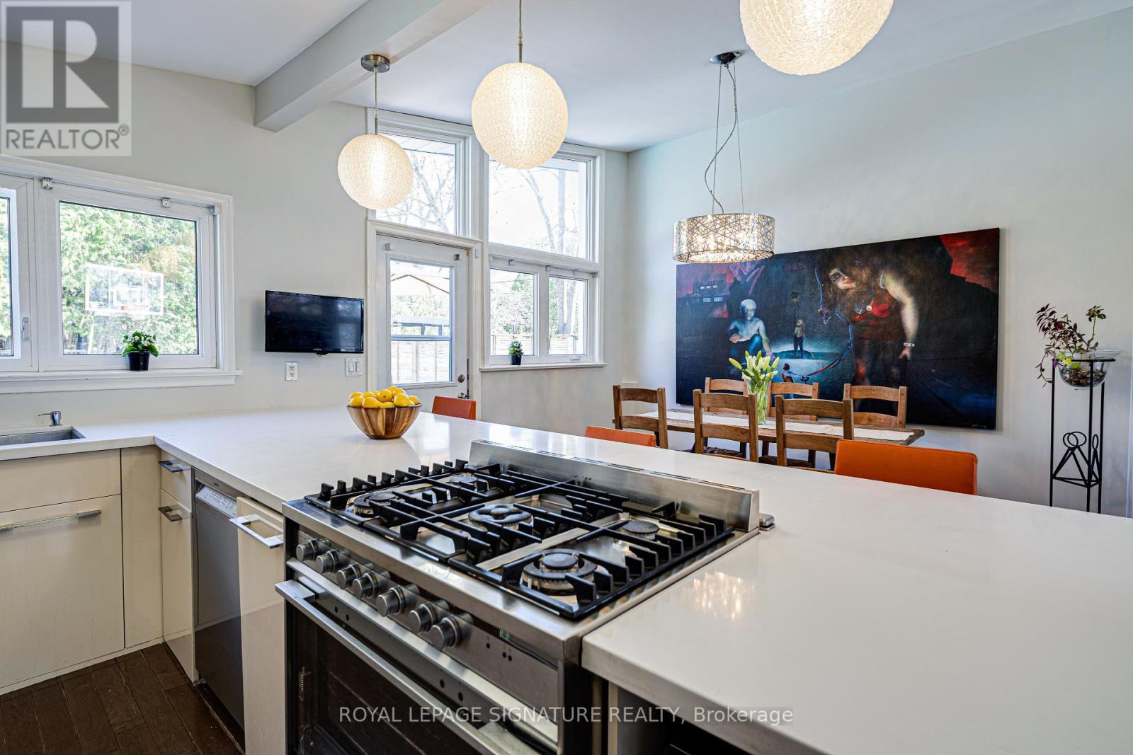 2 PARMBELLE CRESCENT