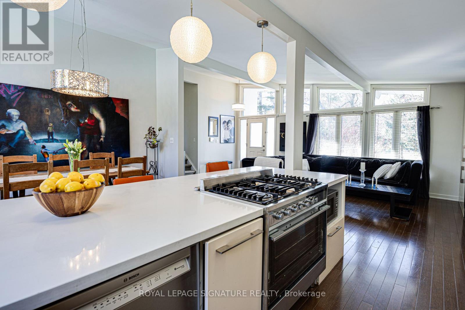 2 PARMBELLE CRESCENT