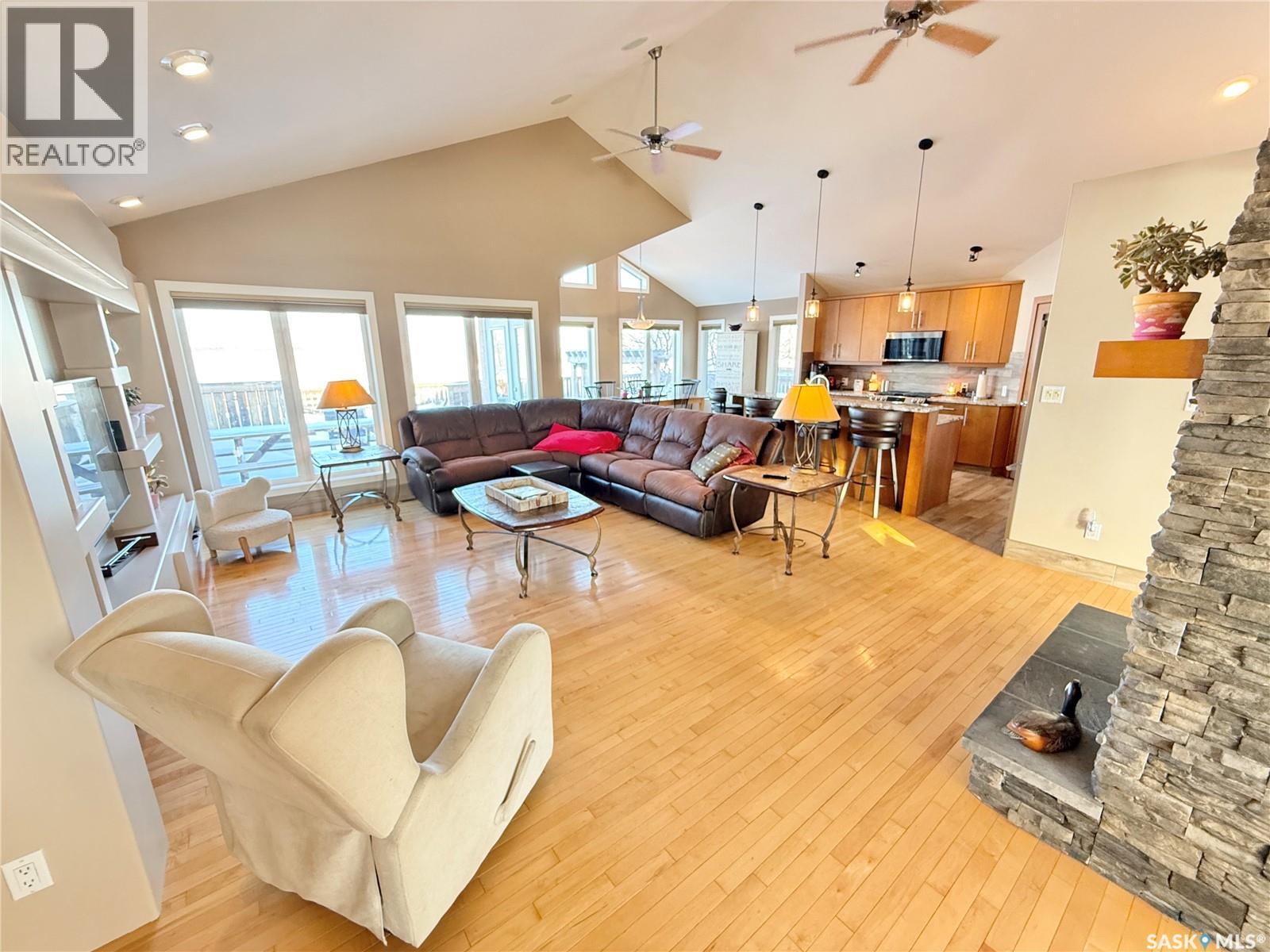 785 Washington DRIVE