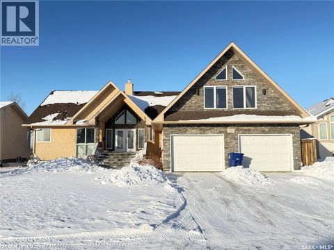 785 Washington DRIVE Weyburn SK S4H3C7