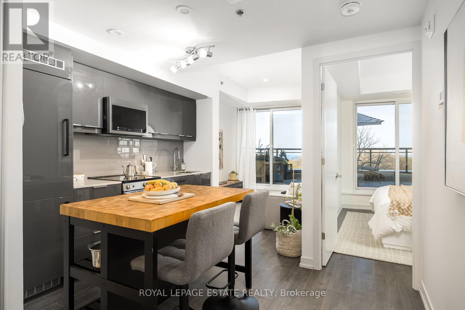 611 - 90 GLEN EVEREST ROAD