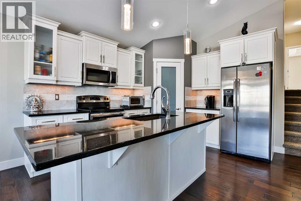 517 Sixmile Crescent S