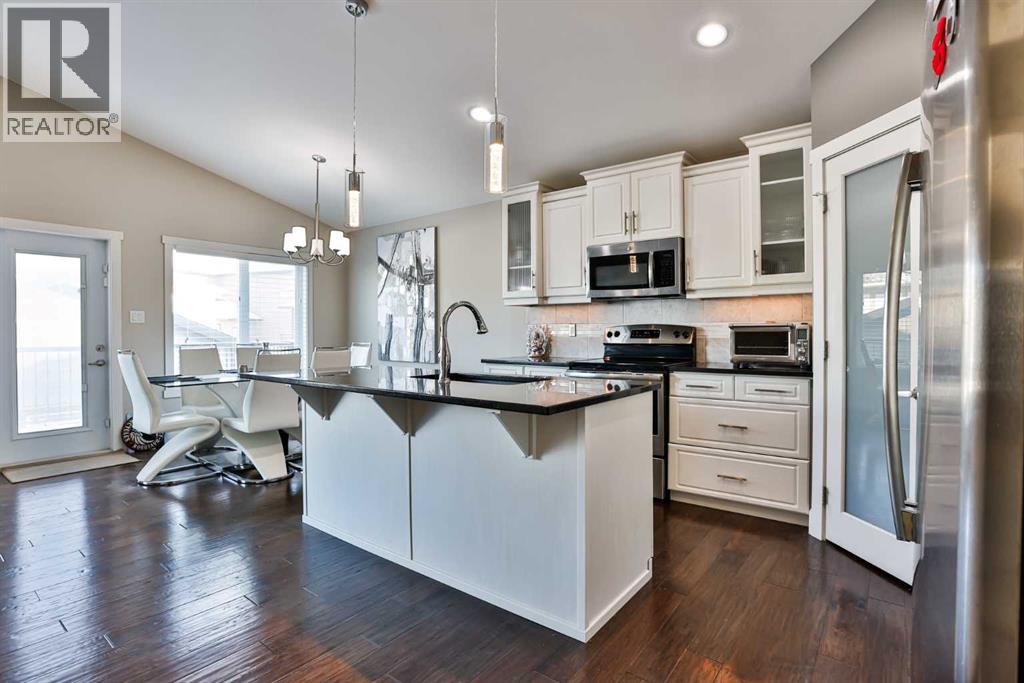 517 Sixmile Crescent S