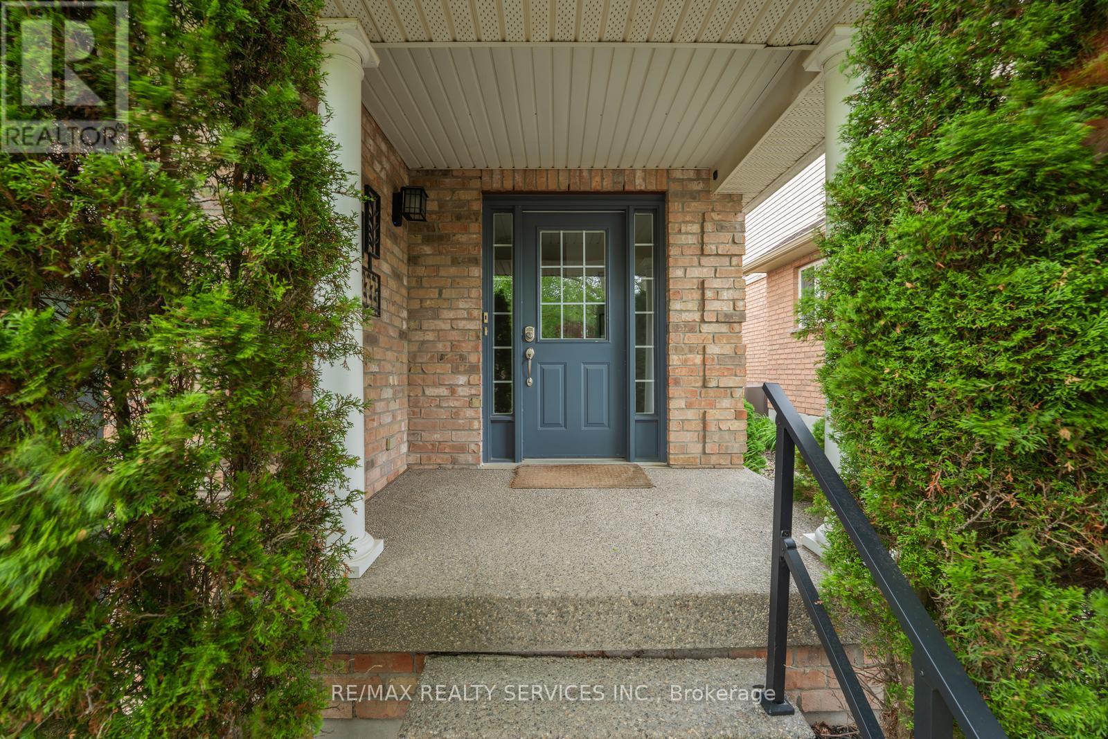 444 LAUSANNE CRESCENT