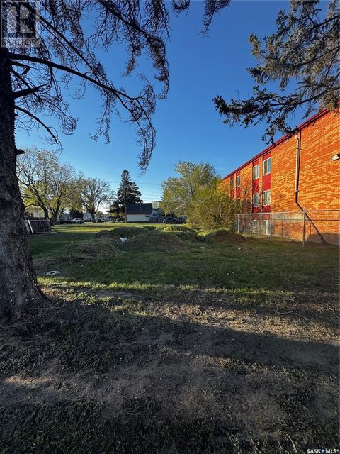 1816 22nd STREET W Saskatoon SK S7H0A9
