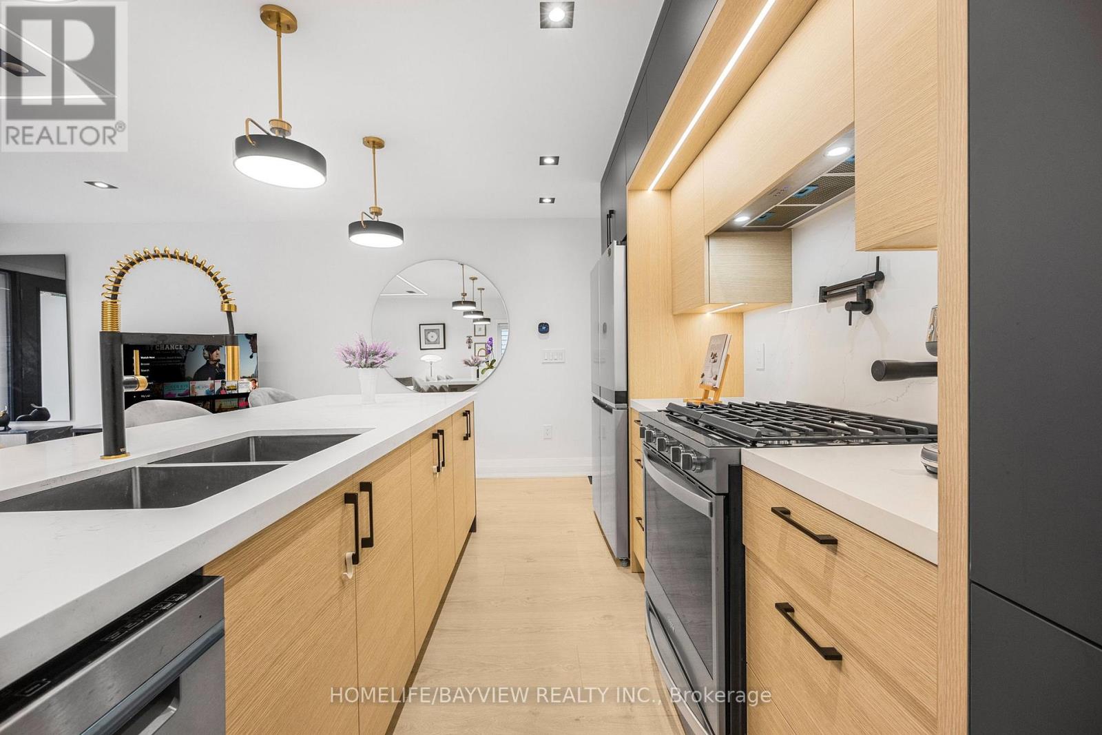 9 KENWORTHY AVENUE