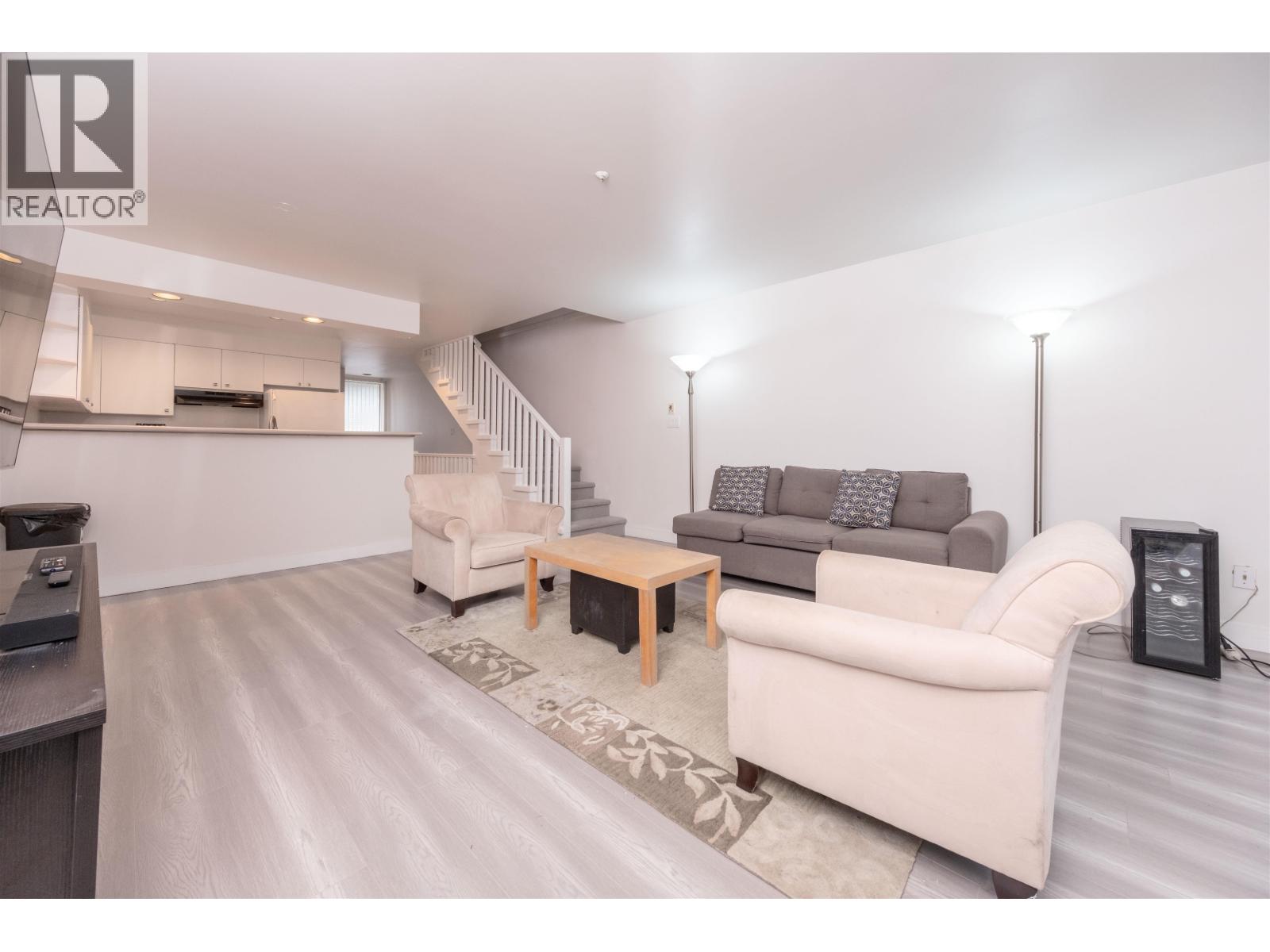 3371 FIELDSTONE AVENUE