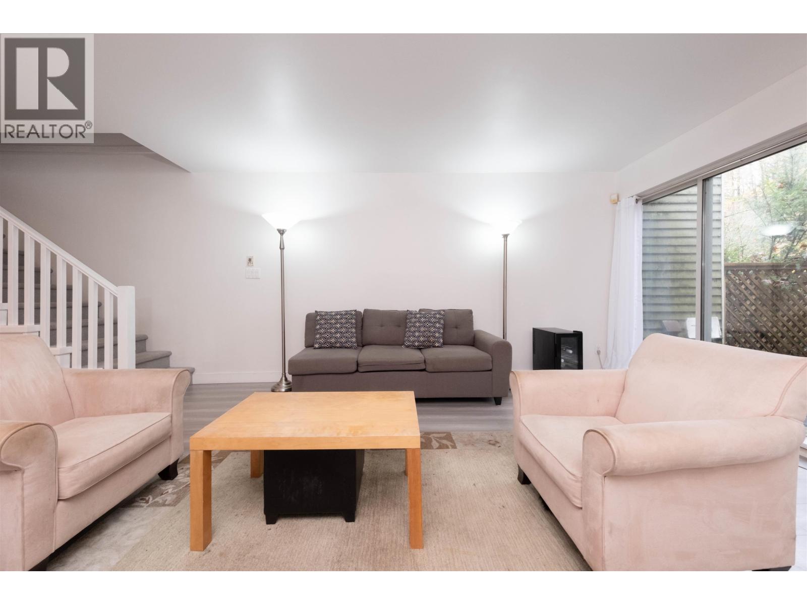 3371 FIELDSTONE AVENUE