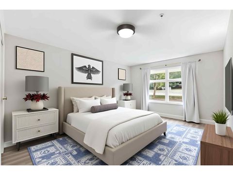 114 15220 GUILDFORD DRIVE Surrey BC V3R0Y6