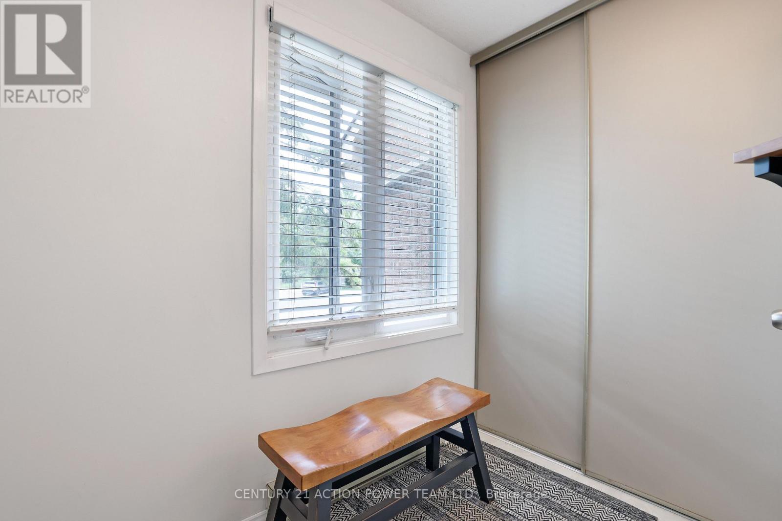 A - 6746 JEANNE D'ARC BOULEVARD N
