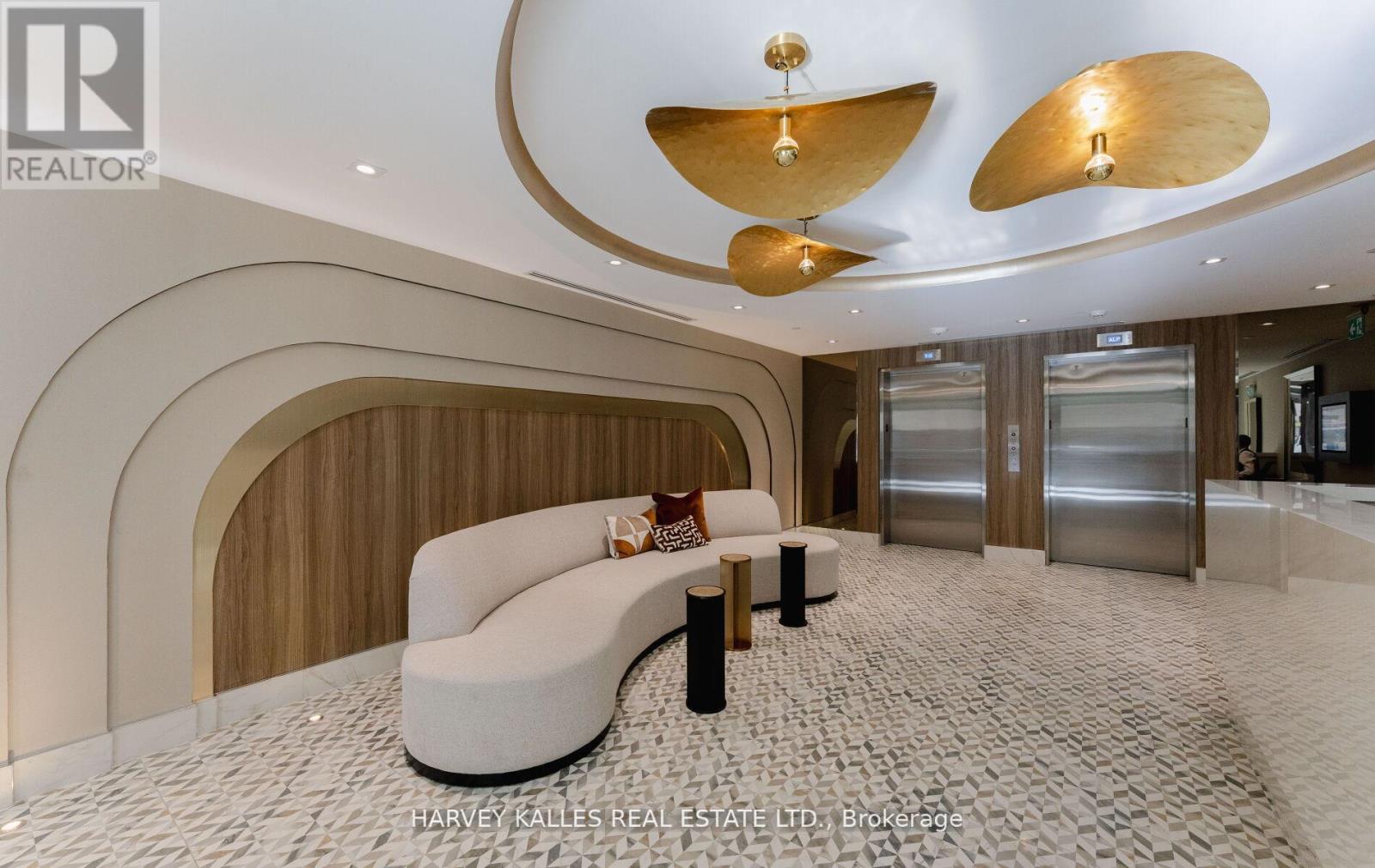 1003 - 8 MANOR ROAD W