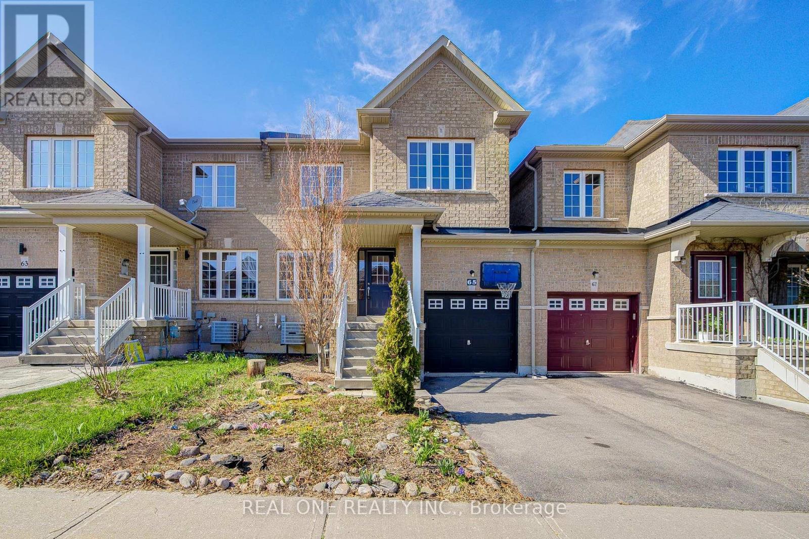 Photo 1 of 40 — 65 WESTCLIFFE CRESCENT, Vaughan, ON L4E0S5