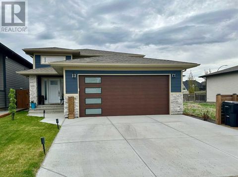 809 Devonia Circle W Lethbridge AB T1J5X1