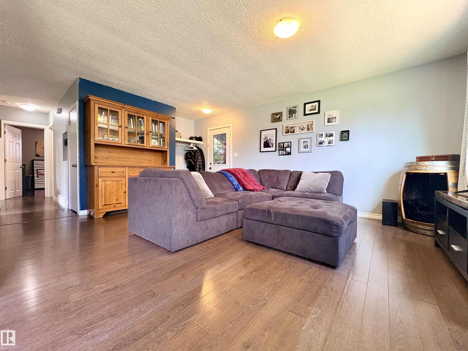 13316 106 ST NW