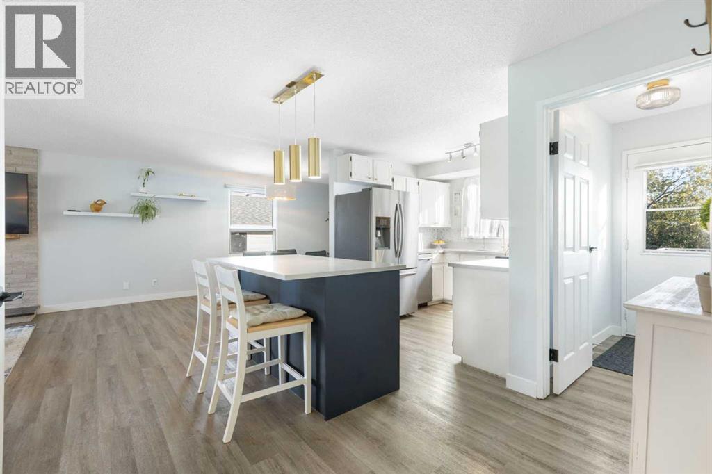 27 Deercrest Close SE