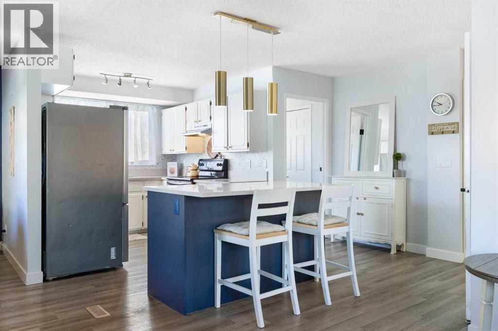 27 Deercrest Close SE