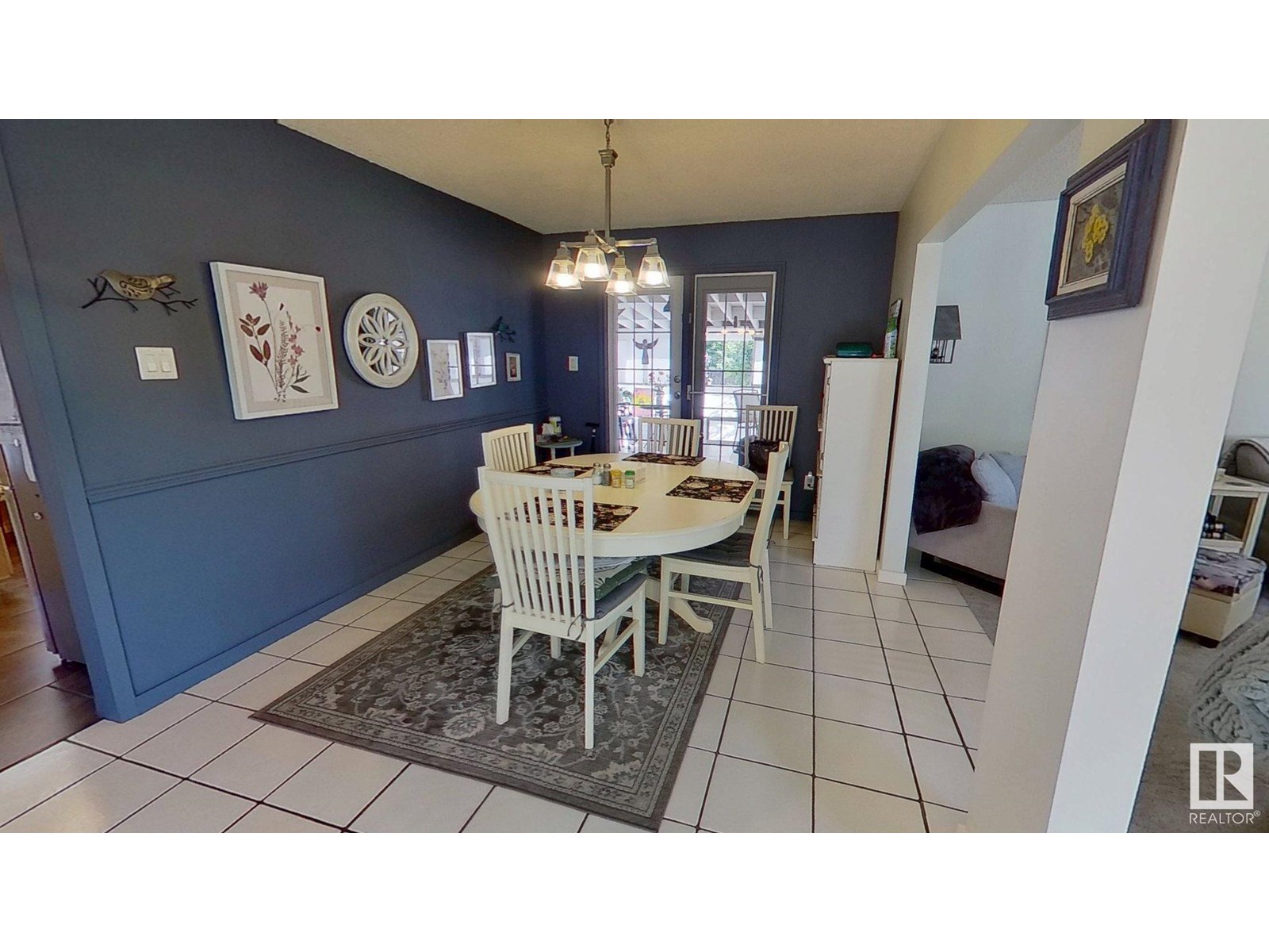 6704 152A AV NW