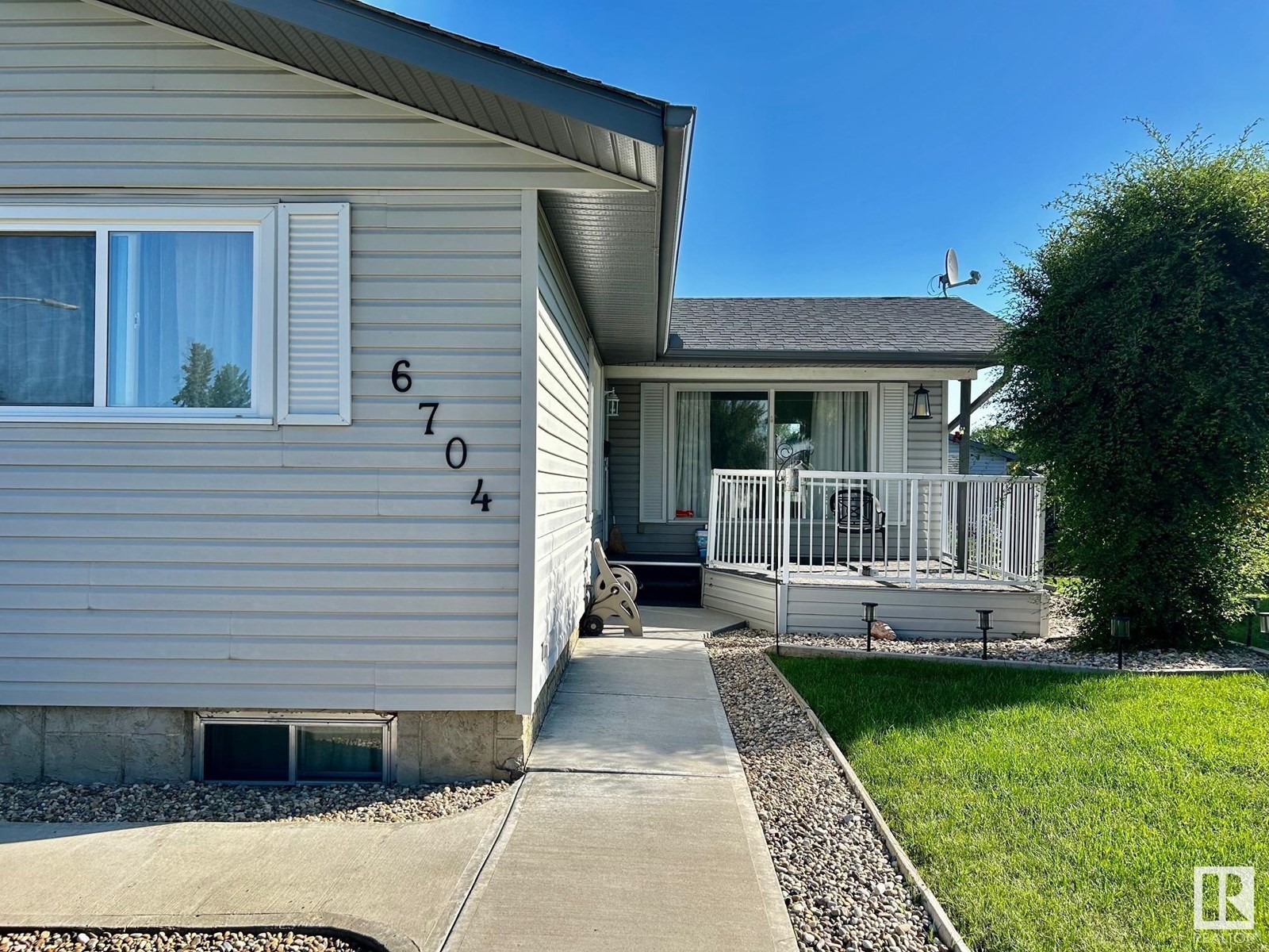 6704 152A AV NW
