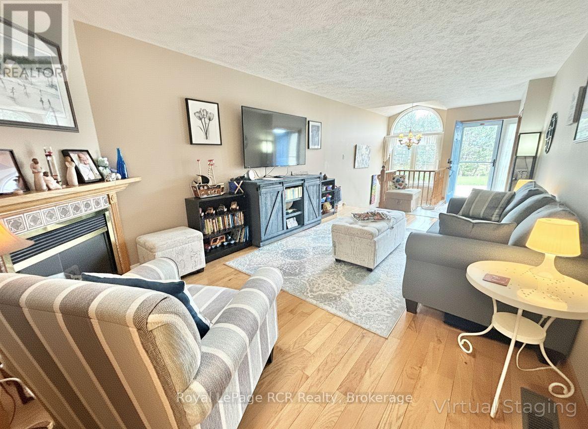 872 9TH A EAST AVENUE