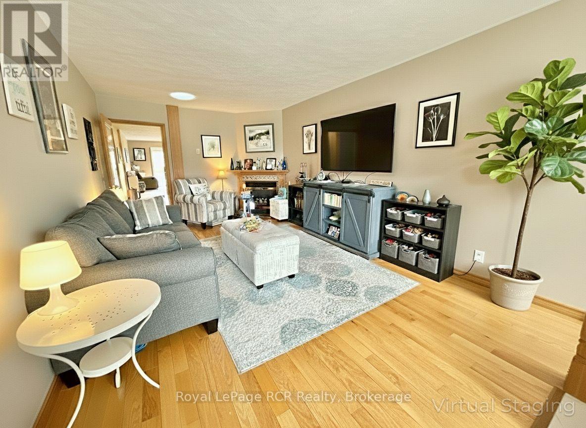 872 9TH A EAST AVENUE