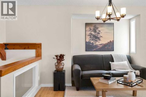 78 Hidden Spring Green NW Calgary AB T3A5N1