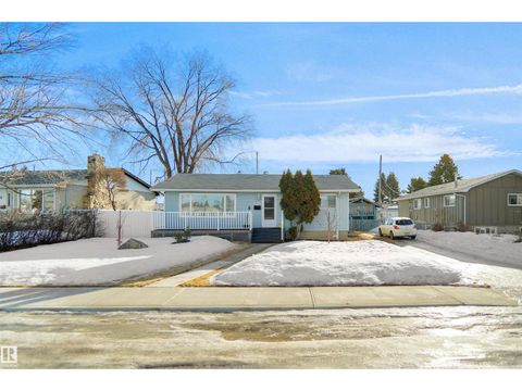 13007 93 ST NW Edmonton AB T5E3T3