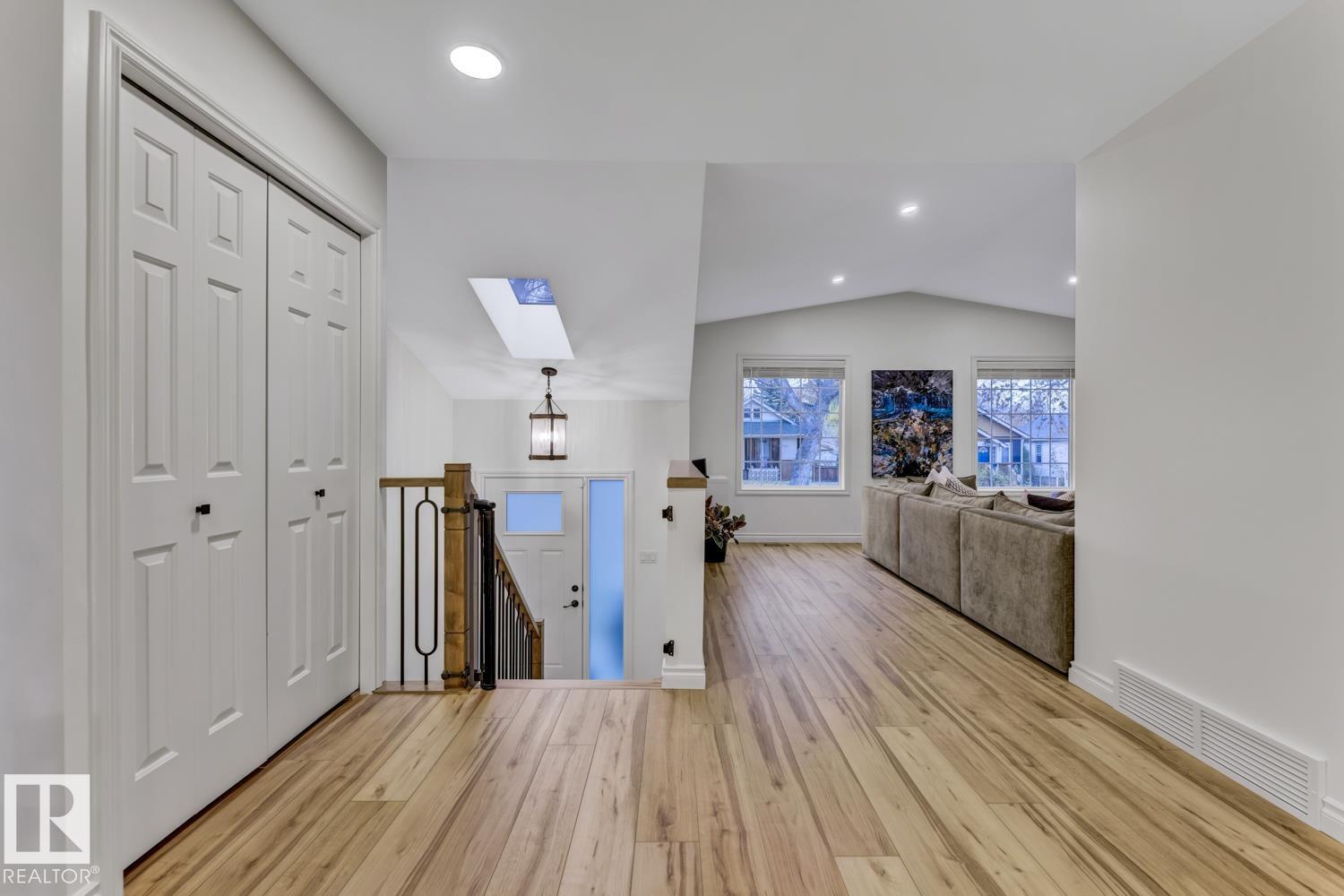 11222 67 ST NW