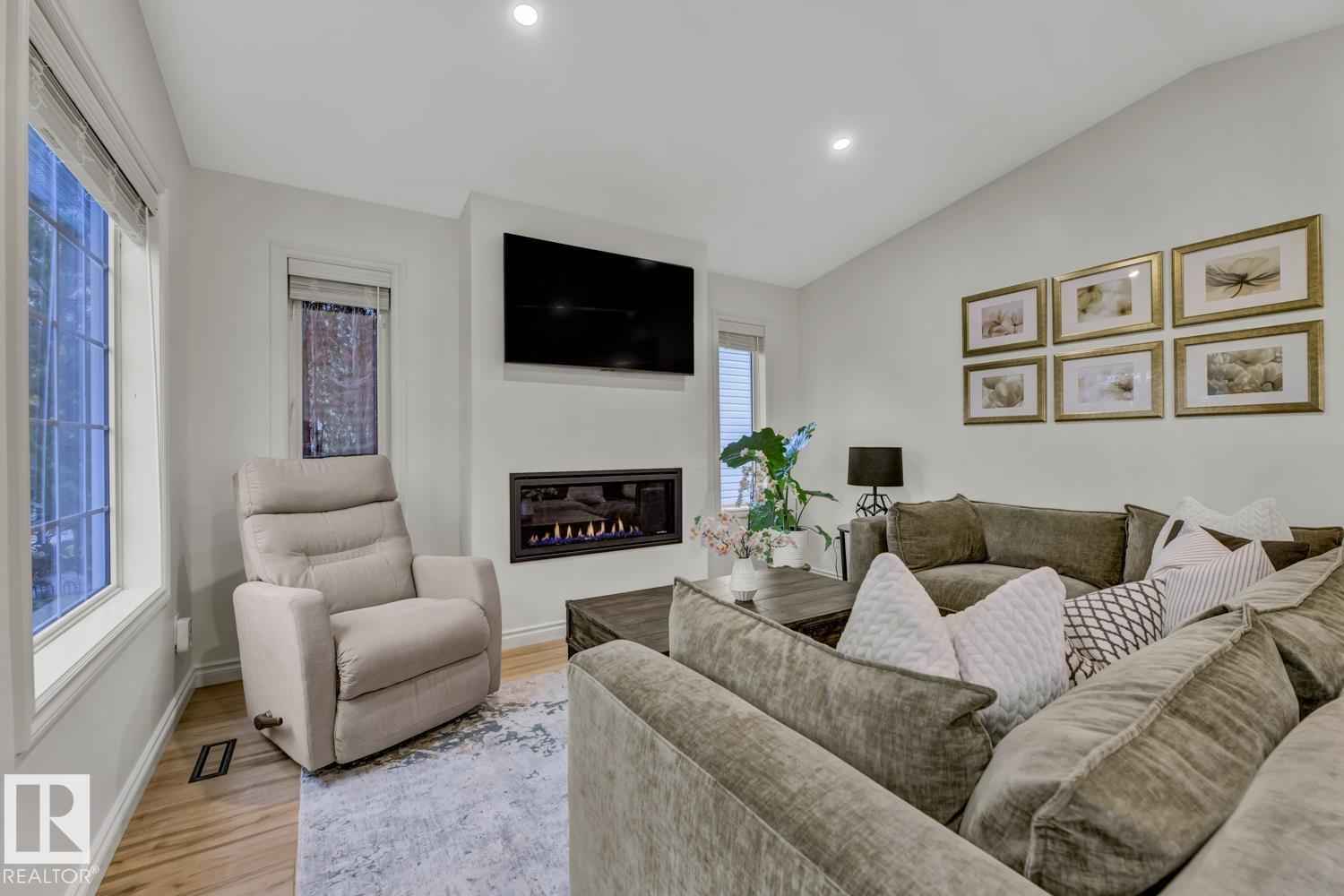 11222 67 ST NW