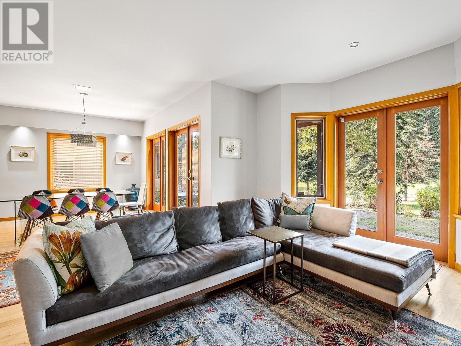 8107 MUIRFIELD CRESCENT