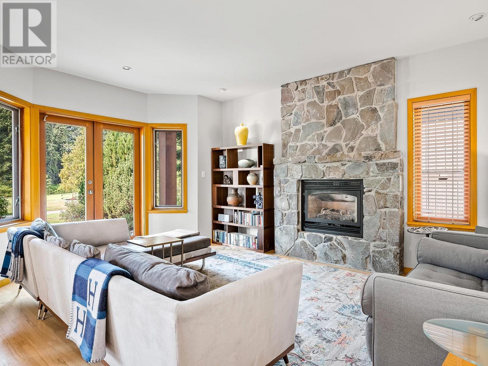 8107 MUIRFIELD CRESCENT