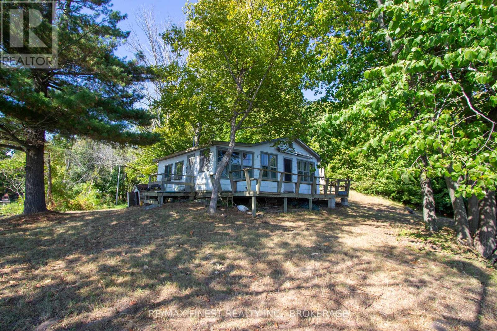 4049 HIAWATHA LANE