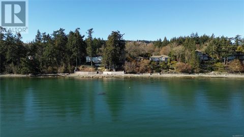 9005 Lochside Dr North Saanich BC V8L1N1