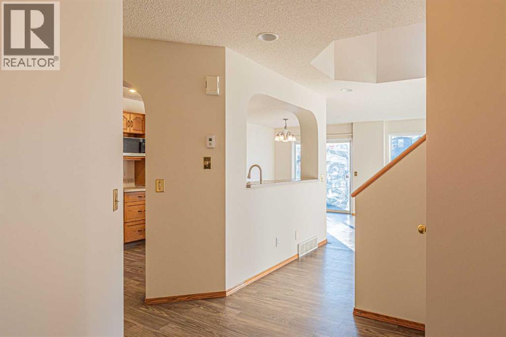 28 Martha's Meadow Place NE