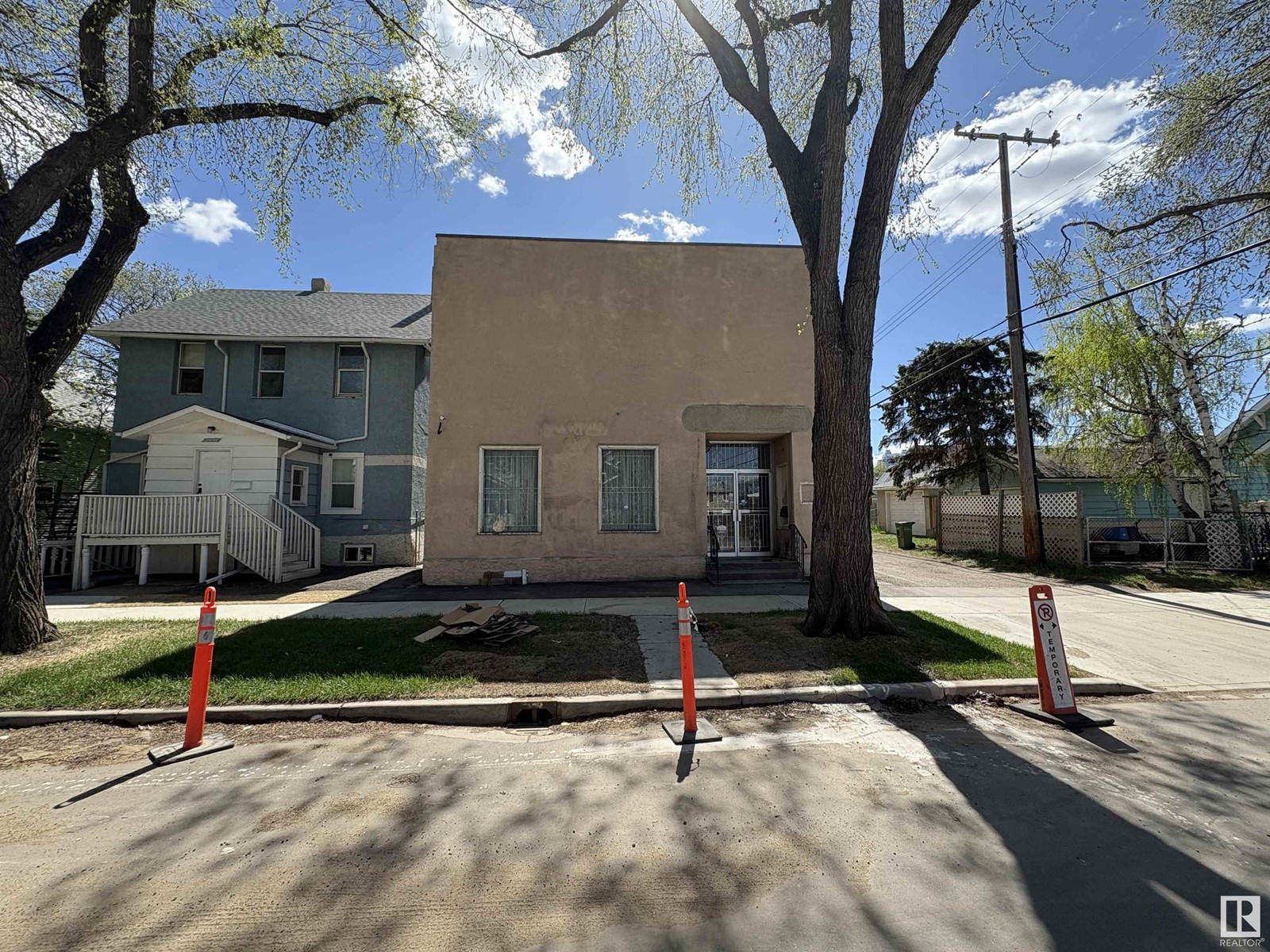 9543 110 AV NW