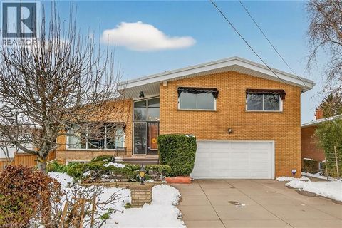 16 SOUTHILL Drive Hamilton ON L9A3K5