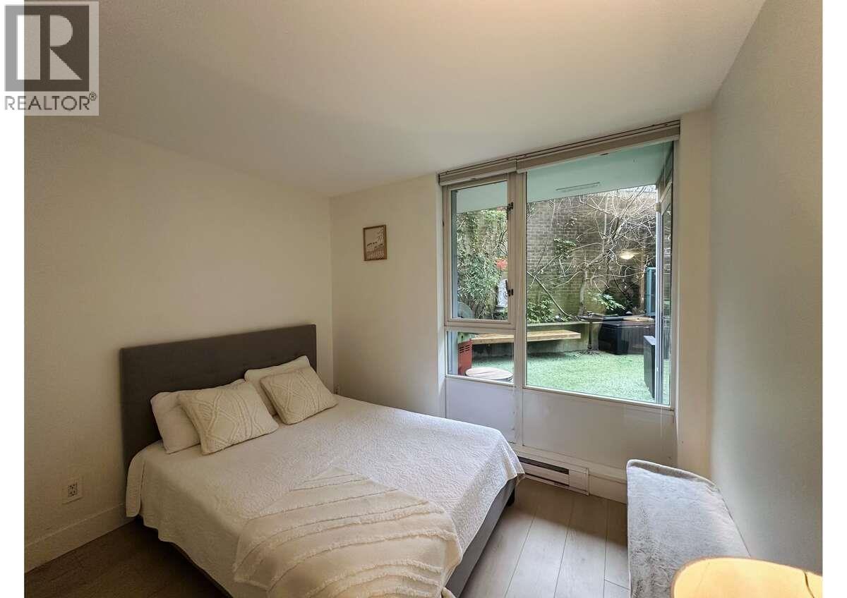 202 1033 MARINASIDE CRESCENT