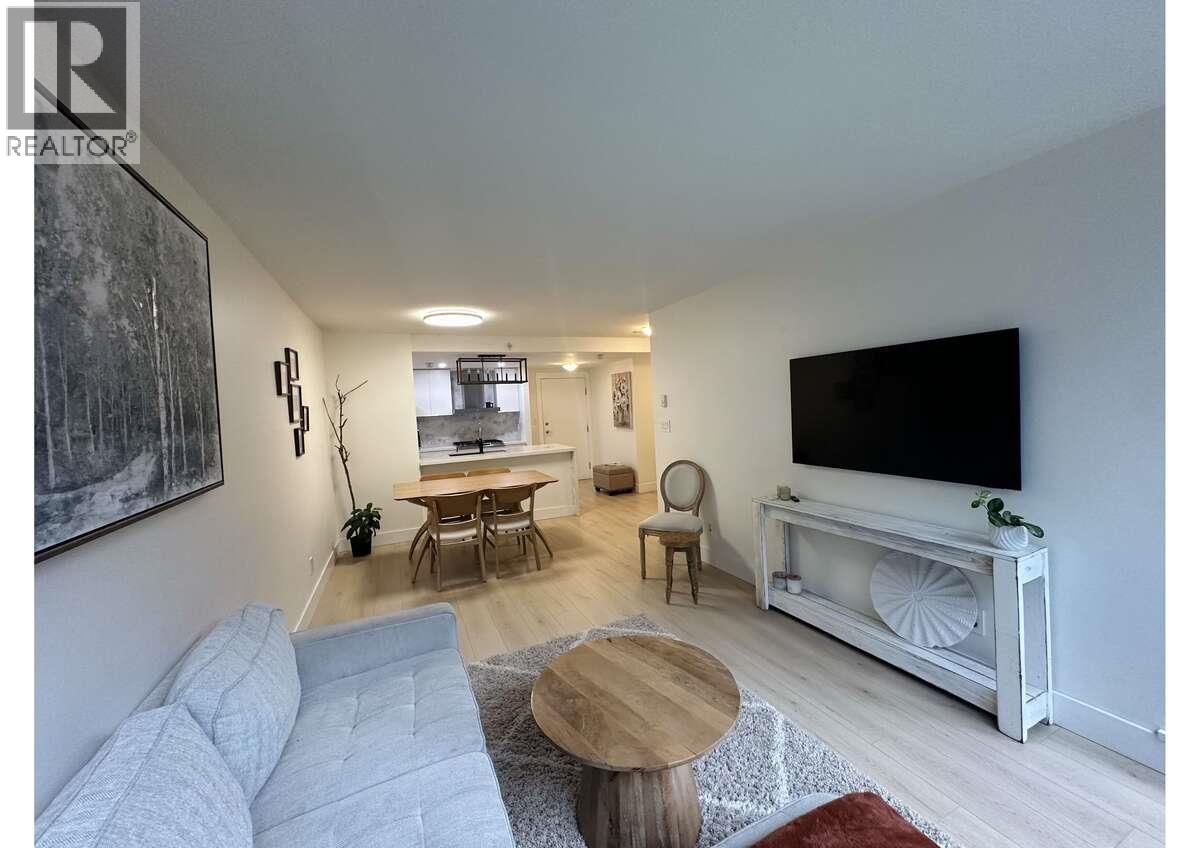 202 1033 MARINASIDE CRESCENT