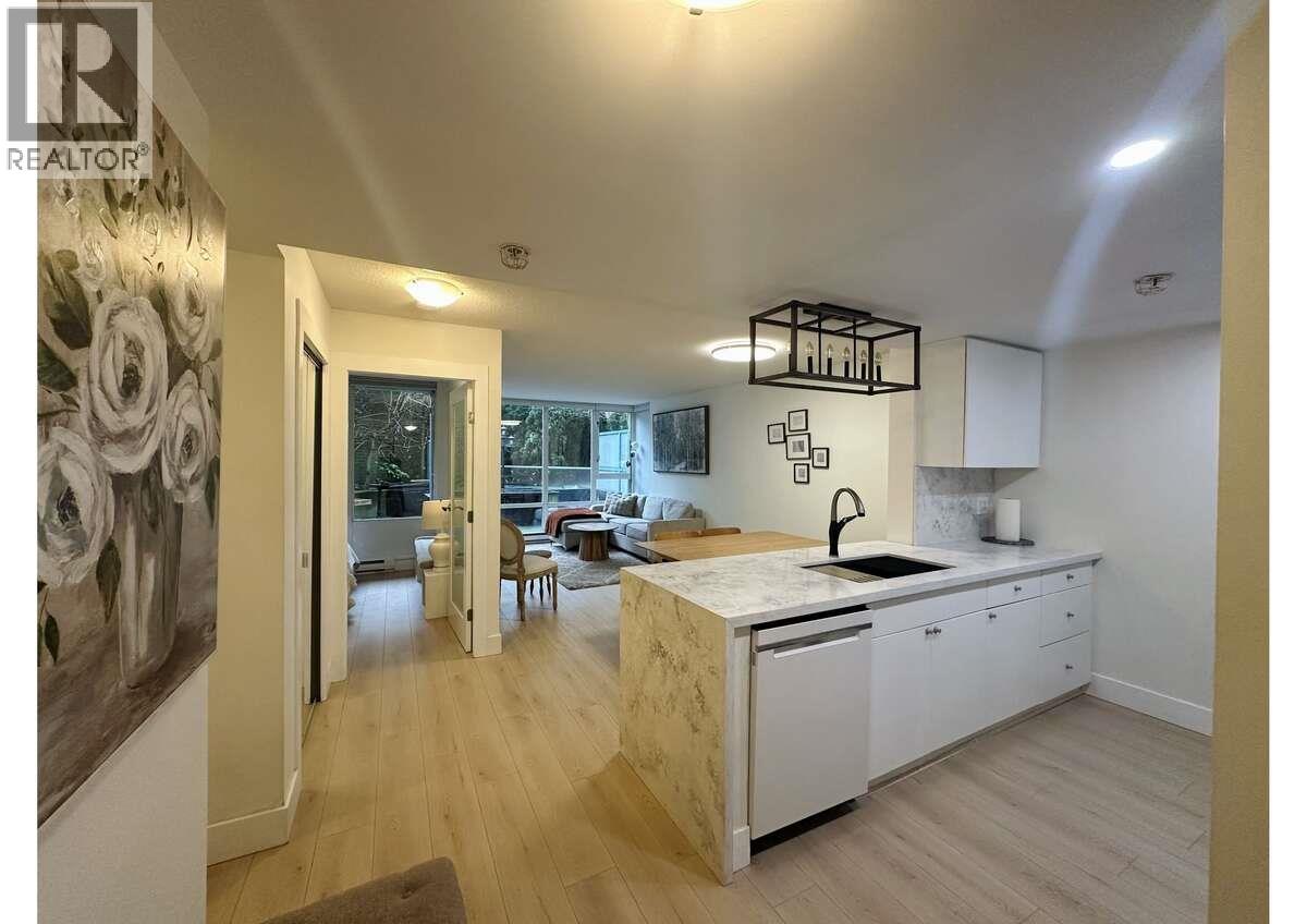 202 1033 MARINASIDE CRESCENT