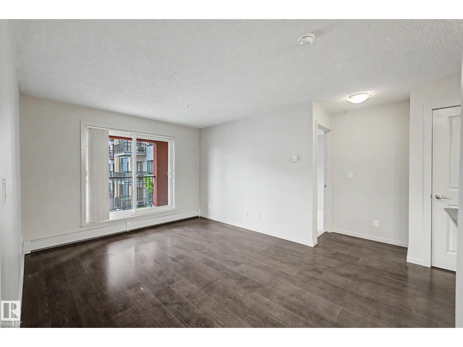 #327 5515 7 AV SW