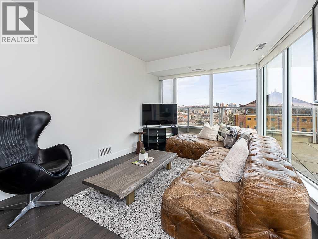 805, 1025 5 Avenue SW