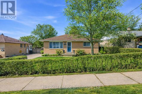 148 VICTORIA ROAD N Guelph (St. George's) ON N1E5H5