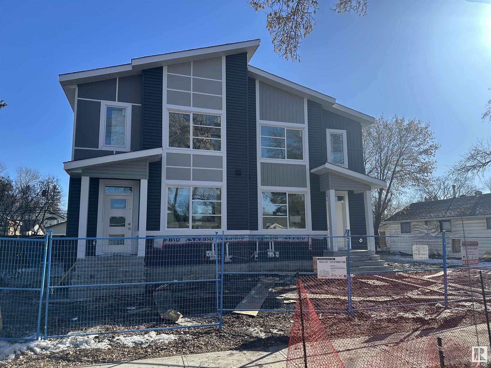 11927 123 ST NW