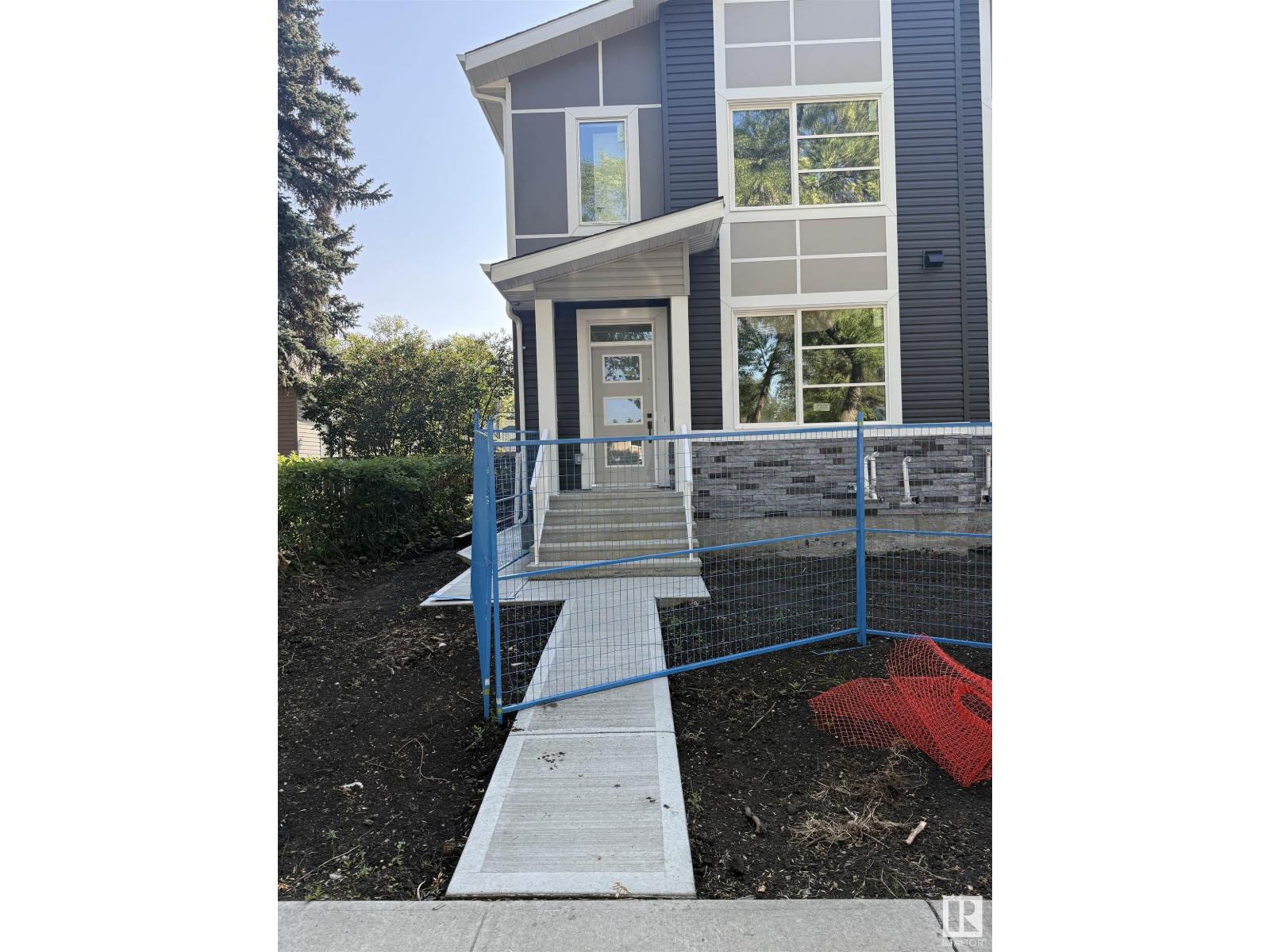 11927 123 ST NW