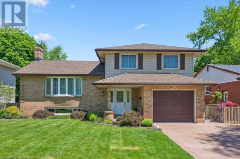 76 LOWER CANADA Crescent Kitchener ON N2P1E8