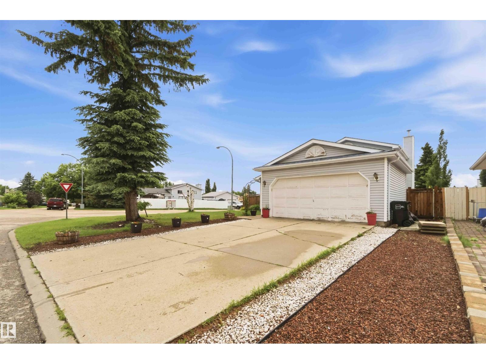 4428 11A AV NW