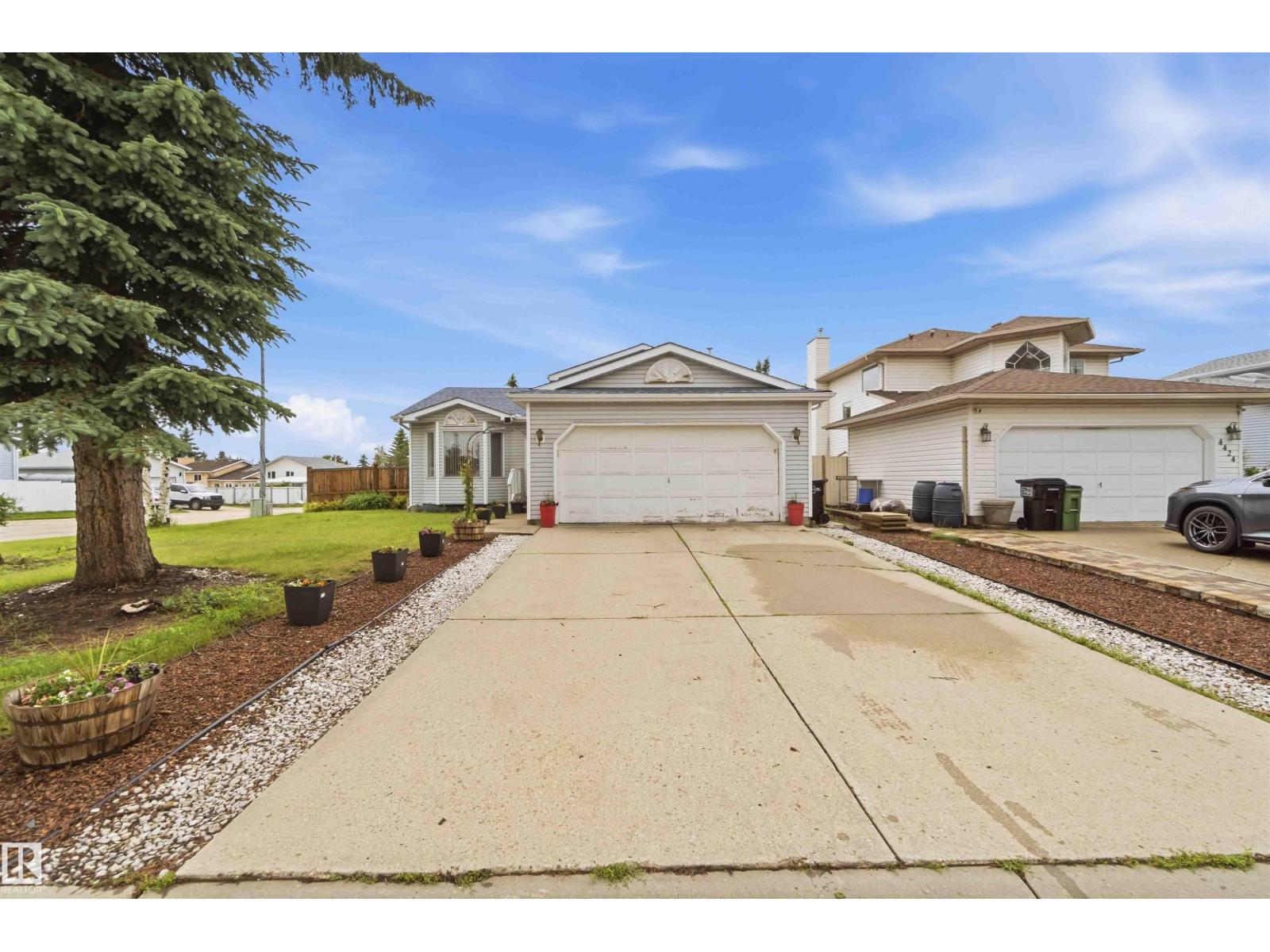 4428 11A AV NW
