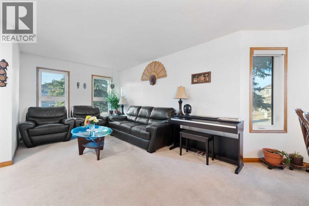 43 Edgebrook Cove NW